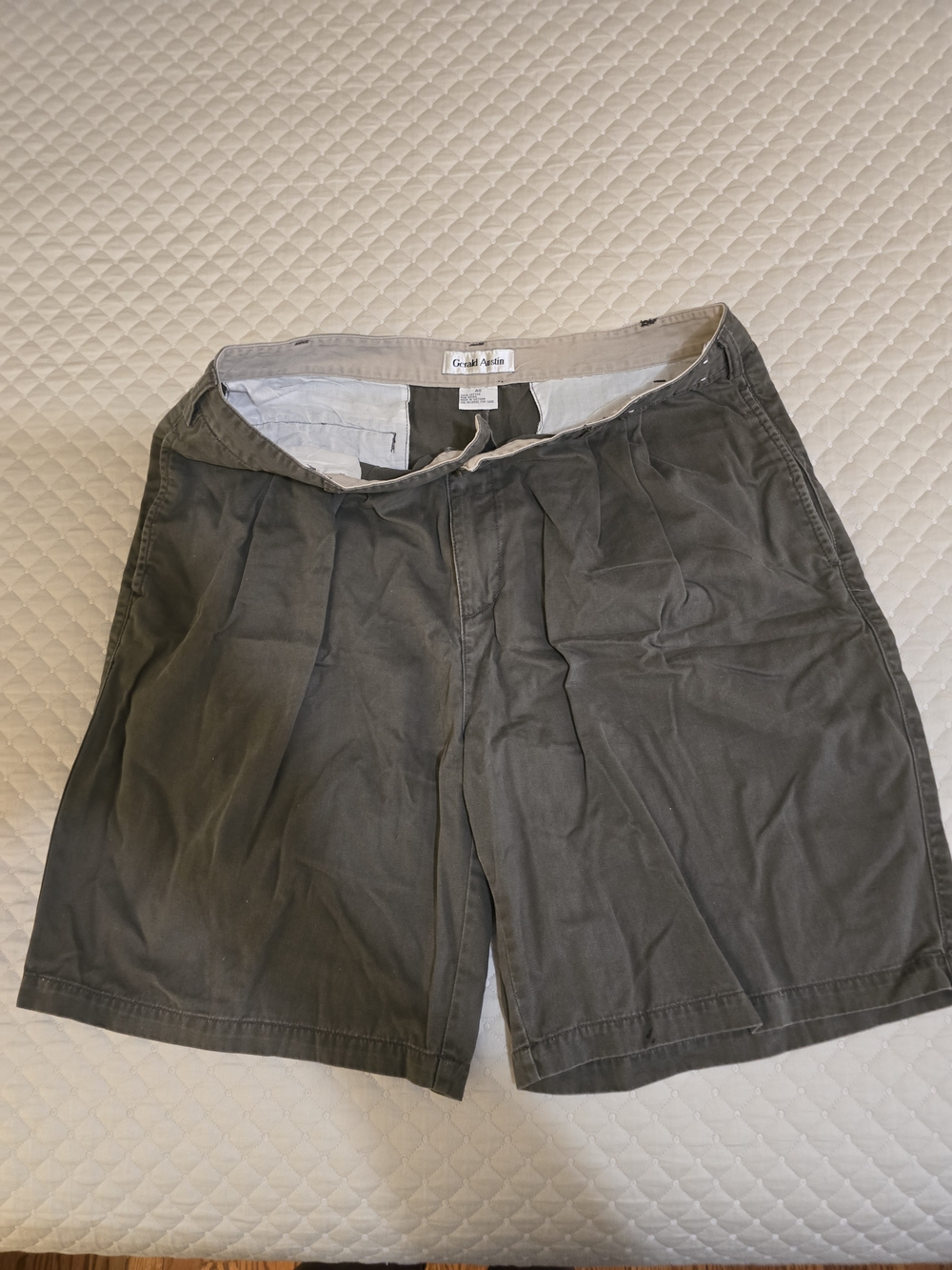 40W - Austin Clothing Co. Men's Olive Green Flat-Front Chino Shorts